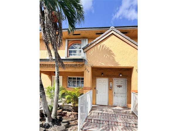 3375 W 76th St, Hialeah, FL 33018
