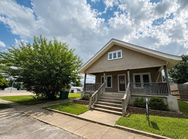 311 Jackson Street, Macon, MO 63552