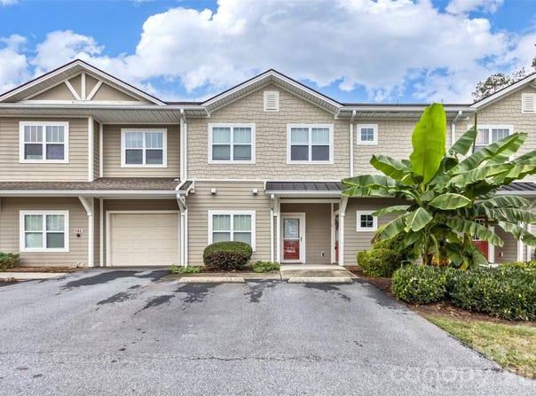 123 Foxden Drive, Fletcher, NC 28732
