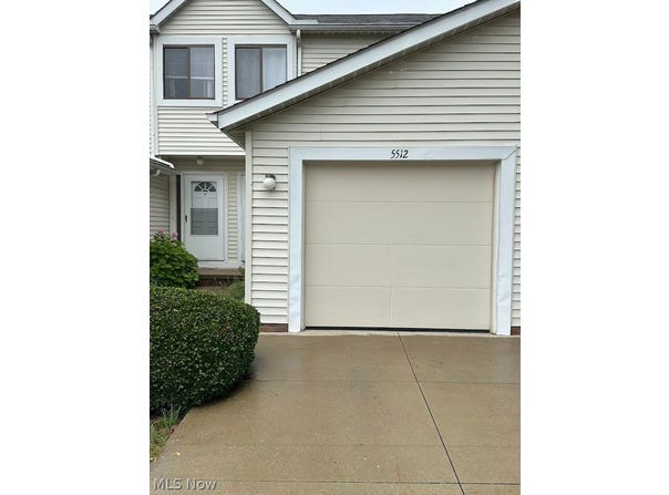 5512 Sandpiper Drive, Parma, OH 44134