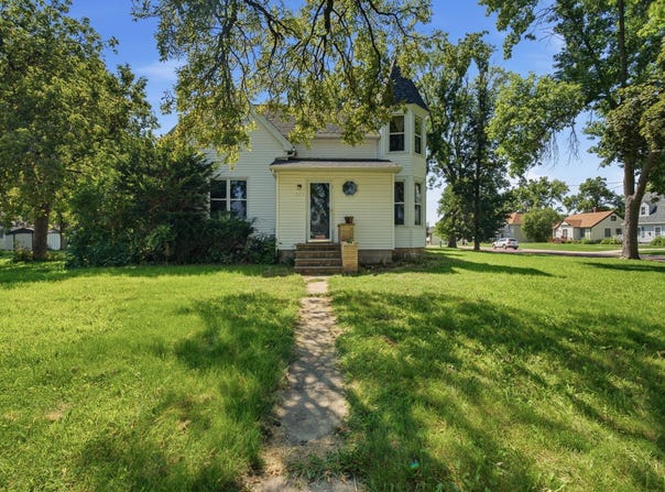 204 E 12th Street, Blue Earth, MN 56013