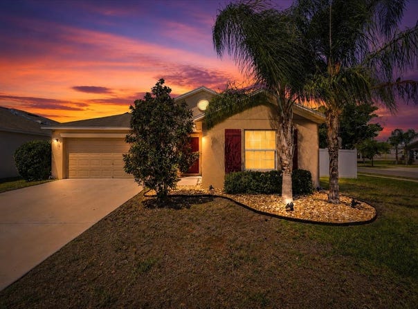 936 ZONE TAILED HAWK Place, RUSKIN, FL 33570