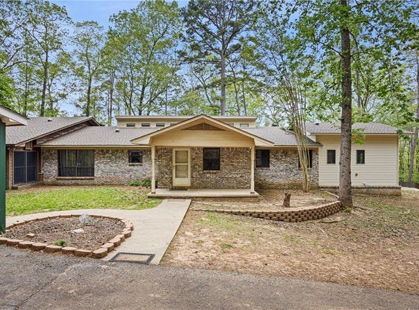 907 Smoke Tree Road, Dover, AR 72837