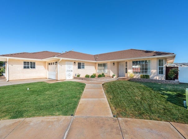 560 W 100 S, Hurricane, UT 84737