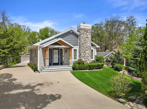10 Liechty Dr, Williams Bay, WI 53191