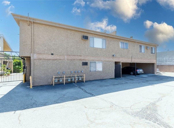 11341 Victory Boulevard, North Hollywood, CA 91606