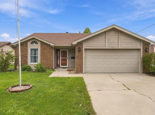 104 E Evergreen Lane, Decatur, IN 46733