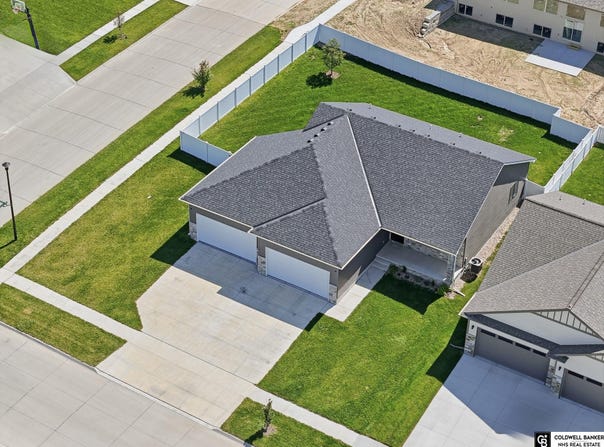 710 N 105th Street, Lincoln, NE 68527