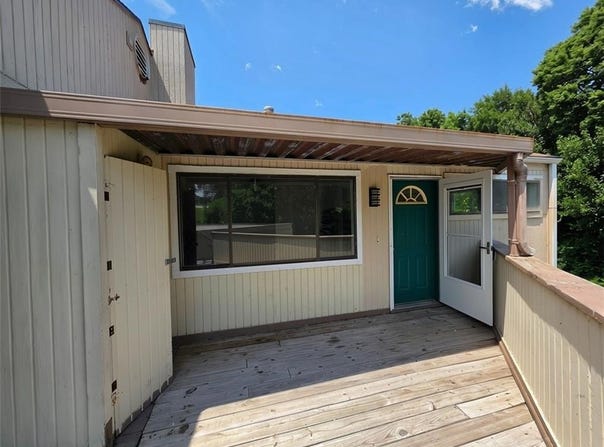 1006 W Maple Avenue, Independence, MO 64050