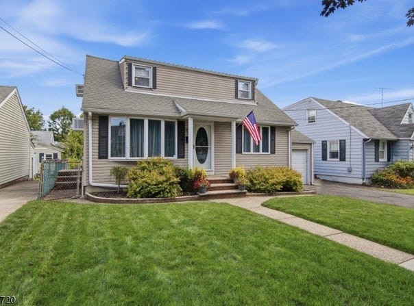 78 Stanley St, Clifton City, NJ 07013-1310