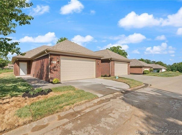1236 Elizabeth Lane, Jeffersonville, IN 47130