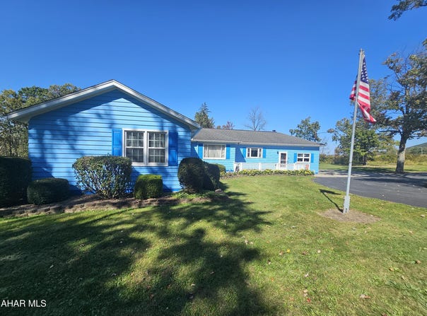 722 Henrietta Road, Martinsburg, PA 16662
