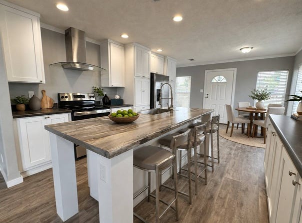 1800 Oak Grove Rd E, Burleson, TX 76028