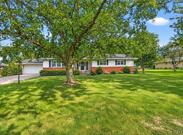 2637 Stony Point Road, Grand Island, NY 14072