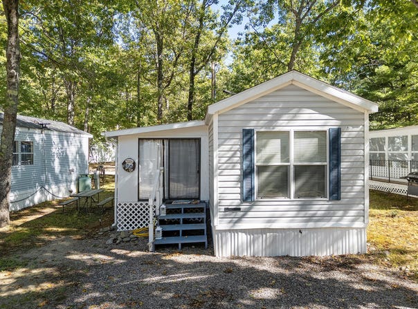 1 Robinson Way, Kennebunk, ME 04043