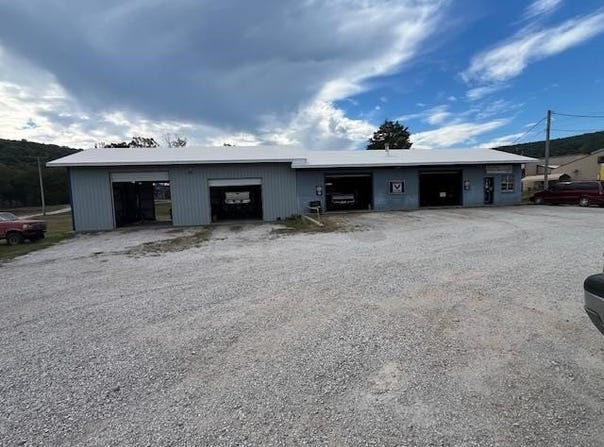 2260 W Main, Mountain View, AR 72560