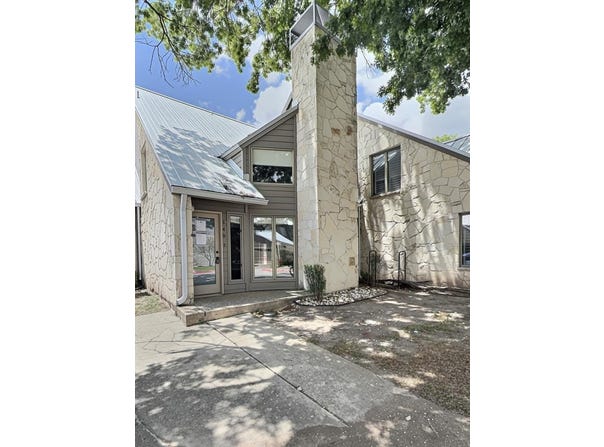 805 Loop 534, Kerrville, TX 78028
