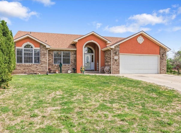 1708 35th Ave Ct, Greeley, CO 80634