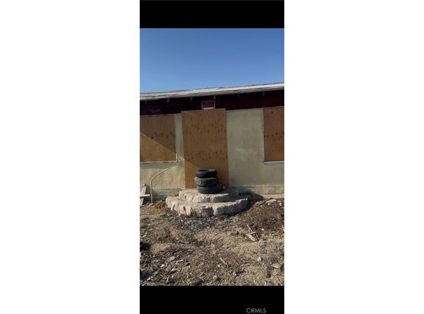 31300 235th St E, Llano, CA 93544