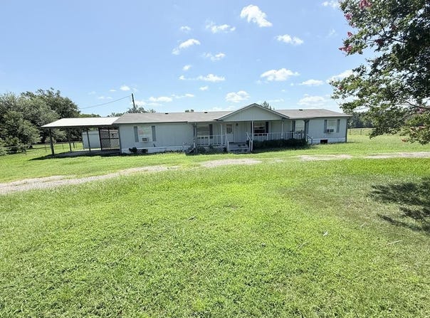 24050 FM 95N, GARRISON, TX 75946