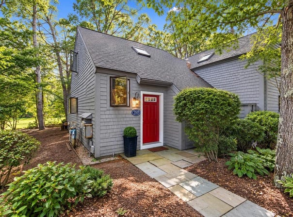68 Mid-Iron Way, Mashpee, MA 02649