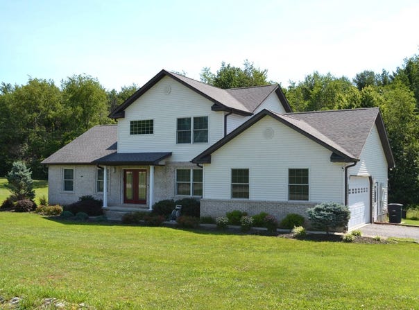 106 Flower Dr., Albion, IL 62806