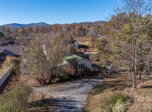 223 Davidson Road, Swannanoa, NC 28778