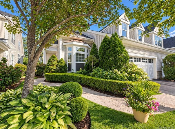 63 Encore Boulevard, Eastport, NY 11941