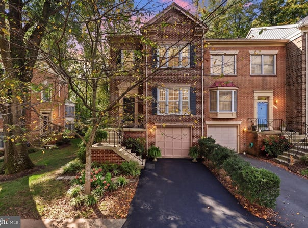 6352 TISBURY Drive, BURKE, VA 22015