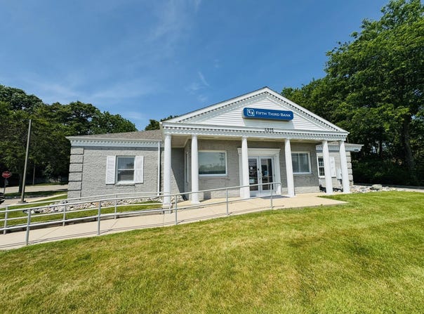 4815 Okemos Road, Okemos, MI 48864