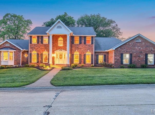 8831 Gladlea Drive, Sunset Hills, MO 63127