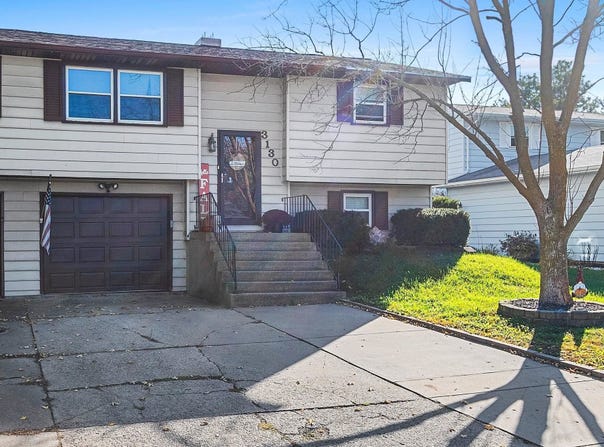 3130 TOBERMORY Drive, GREEN BAY, WI 54311-7610
