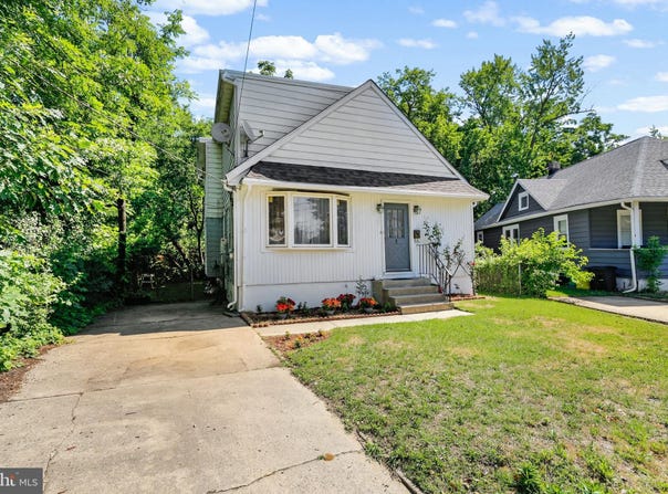 1 PAGE Avenue, BARRINGTON, NJ 08007
