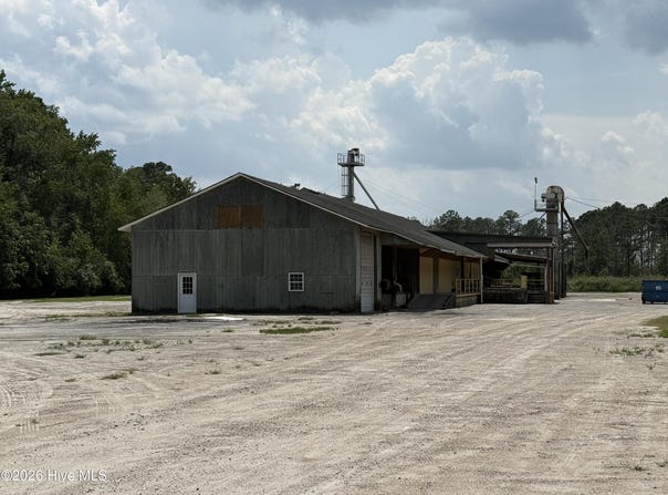 28536 Us 264 Highway E, Belhaven, NC 27810