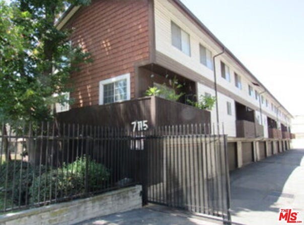 7115 Etiwanda Ave, Reseda, CA 91335