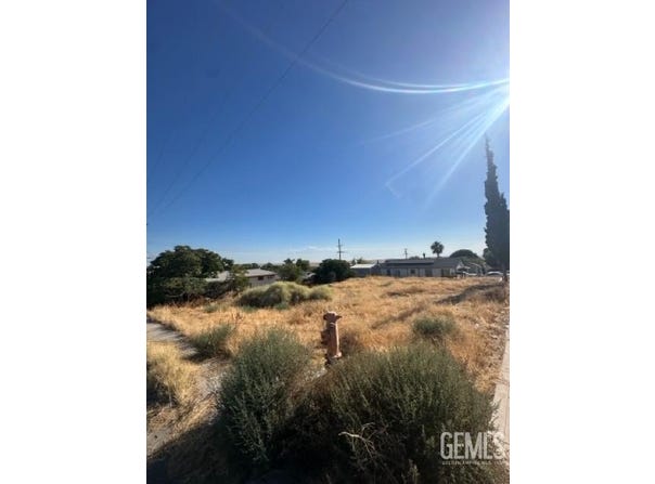 630 Philippine Street, Taft, CA 93268