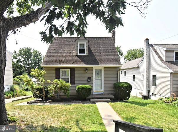 889 OLD LANCASTER Road, BERWYN, PA 19312