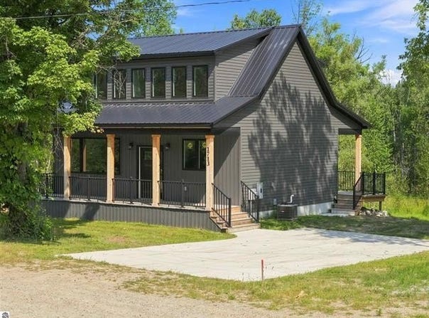 1713 VANDERLIP ROAD, TRAVERSE CITY, MI 49686