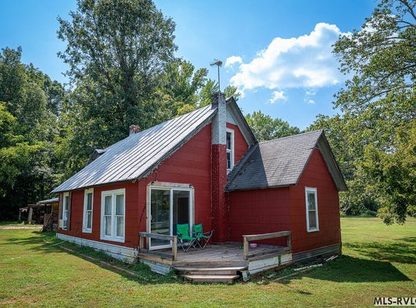 652 Bailey Dr, Chase City, VA 23924