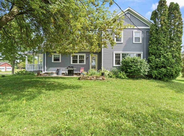 N3328 MEADE Street, APPLETON, WI 54913-9558