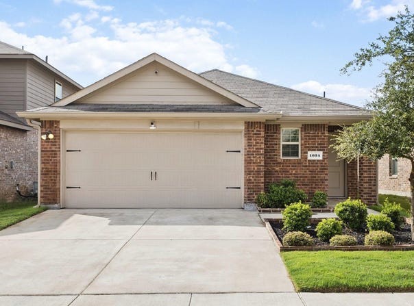 1034 Old Oaks Drive, Forney, TX 75126