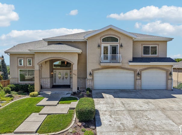 220 E RIDGE Rd, Orem, UT 84057