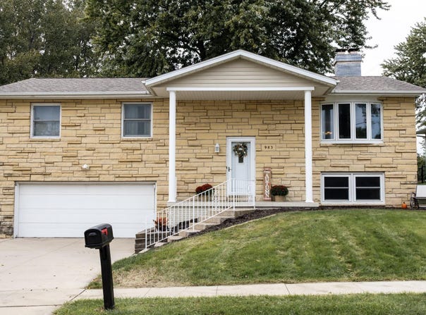 983 Richards Road, Dubuque, IA 52003