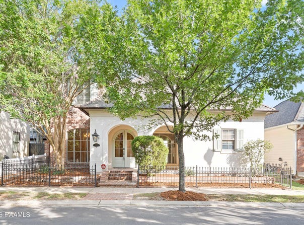 100 Roswell Crossing, Lafayette, LA 70508
