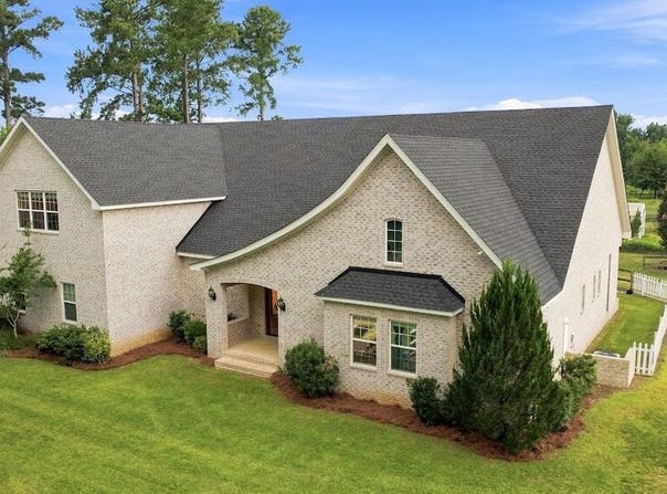1716 BJ Mixon Road, Cottonwood, AL 36320