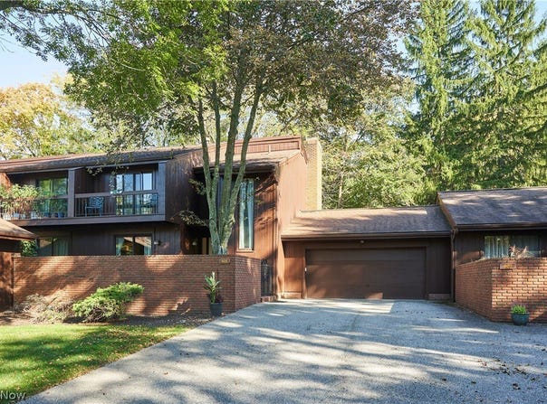 905 SPICERS LANE, NORTHFIELD, OH 44067