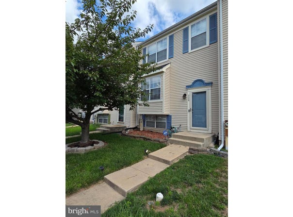 228 OAK LEAF, HALETHORPE, MD 21227