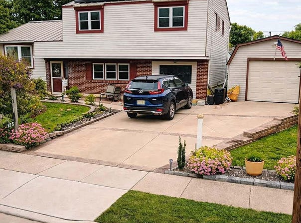 125 COLONIAL, EDGEWATER PARK, NJ 08010