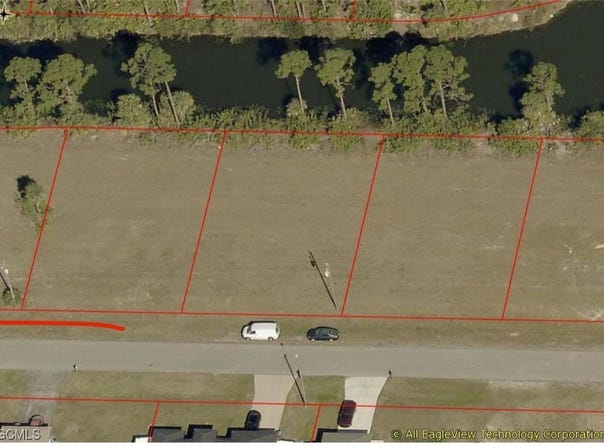 2309 NE 33rd Terrace, Cape Coral, FL 33909