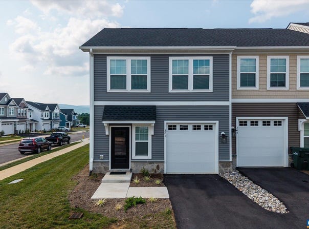 301 RIDGELINE DR, WAYNESBORO, VA 22980